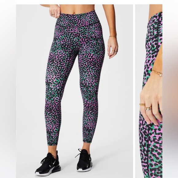 New Fabletics Anywhere High Waisted Leggings Safari - Picture 9 of 9